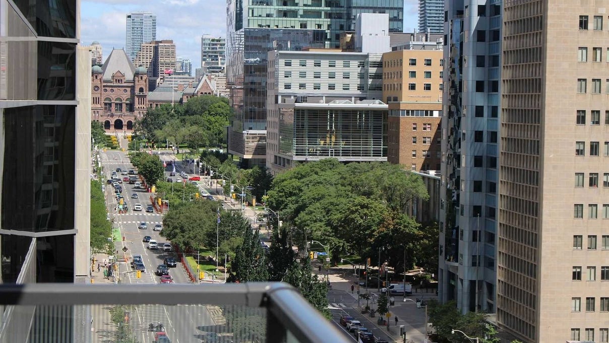 1010 - 426 University Ave  