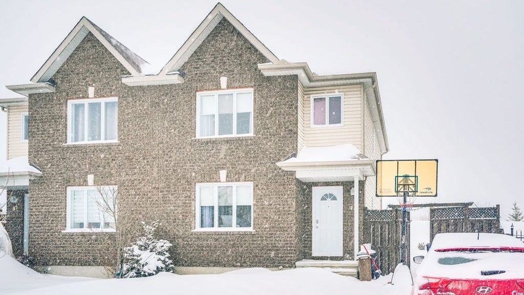 43 Rue d'Andromède, Aylmer, QC J9J0A6, CA, Aylmer, Québec House for