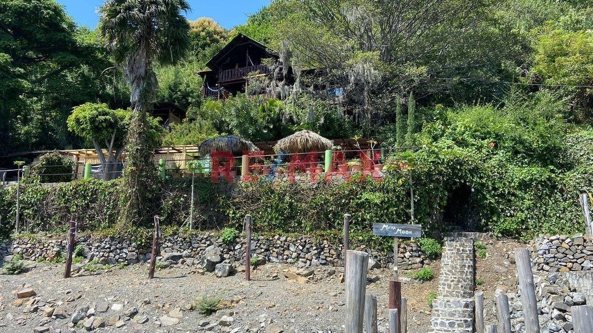 Santa Cruz La Laguna, Sololá, Address available on request House for