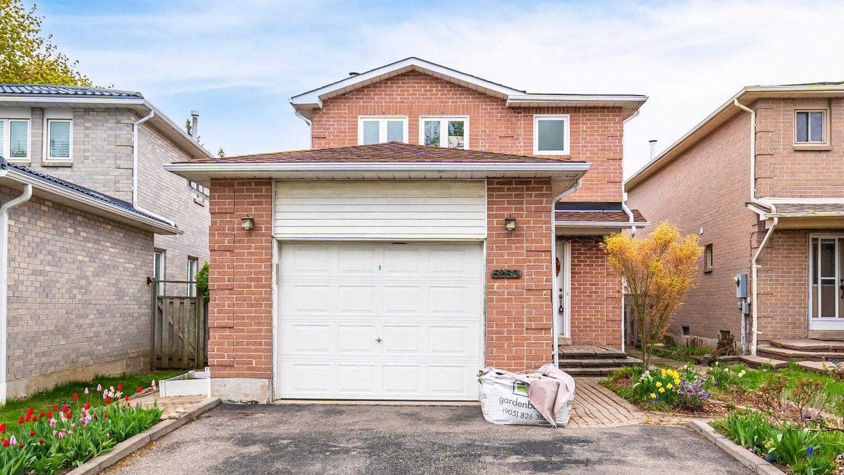 5253 Palomar Cres  