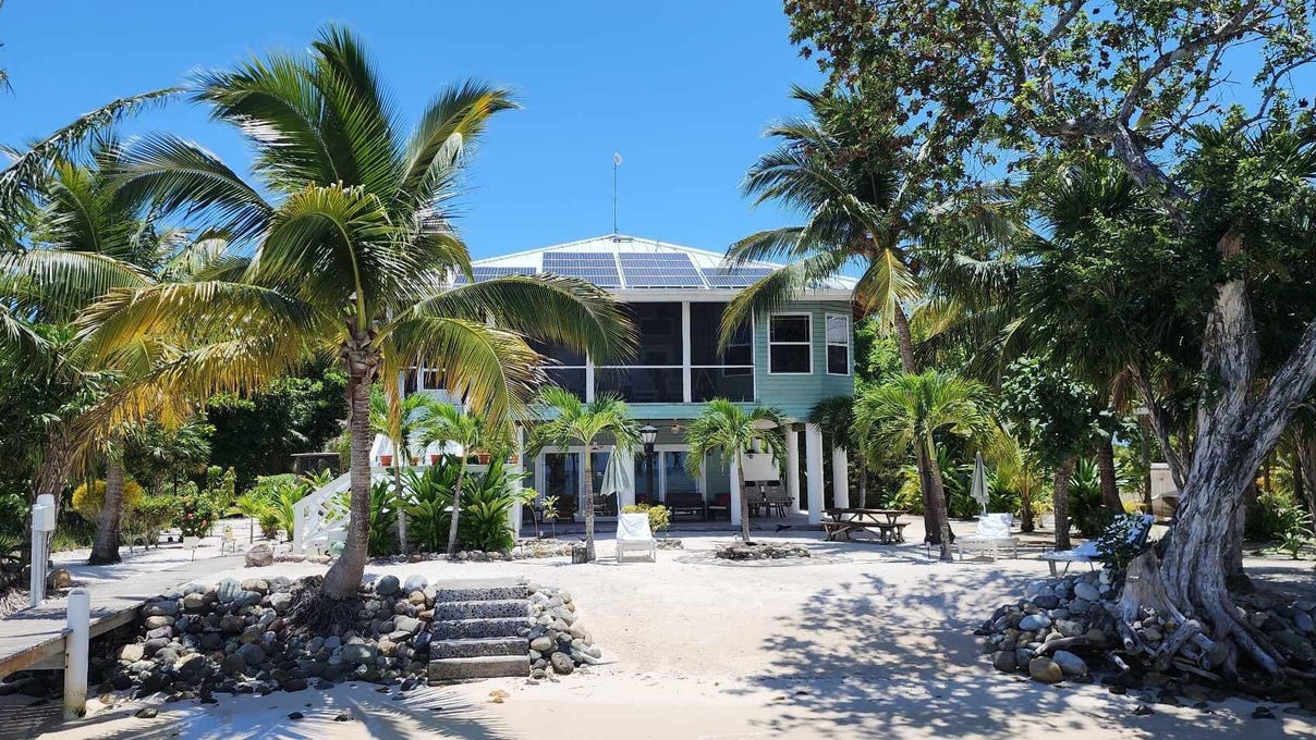 Utila, Bay Islands Department House for Sale