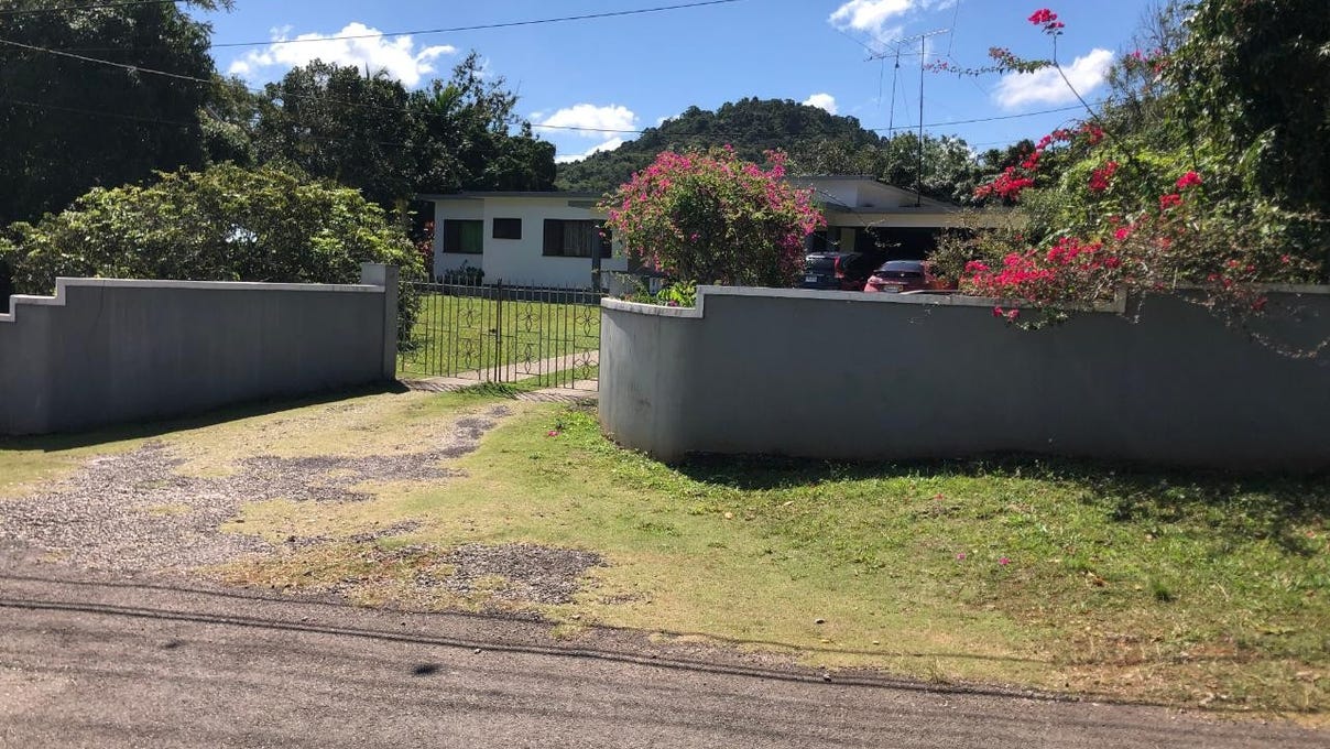 HUNTLEY ROAD; BROWNS TOWN, Browns Town, St. Ann Parish House for Sale