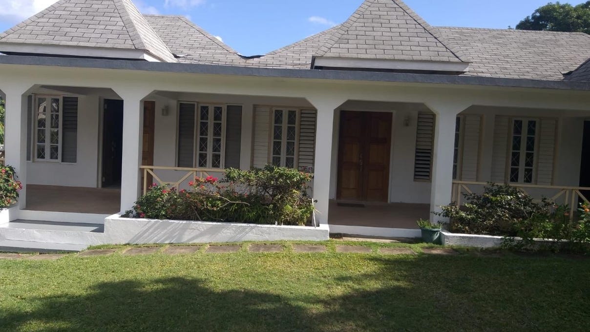 ALEXANDER CLOSE, TANGLEWO, St. Ann's Bay, St. Ann Parish House for Sale