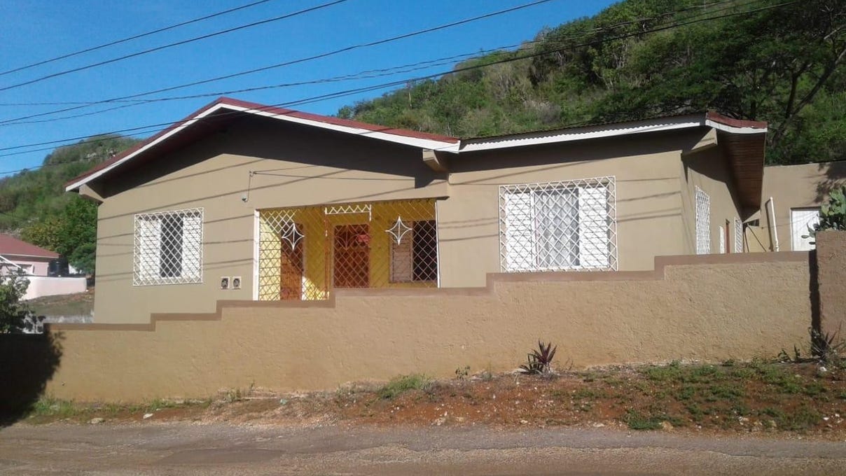 TRYALL MAIN ST. ELIZABETH, Junction, St. Elizabeth Parish House for