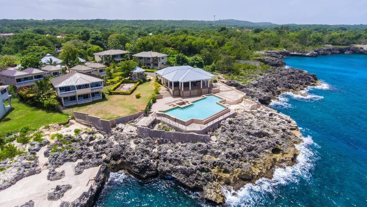 WEST END, NEGRIL, Negril, Westmoreland Parish Offices for Sale