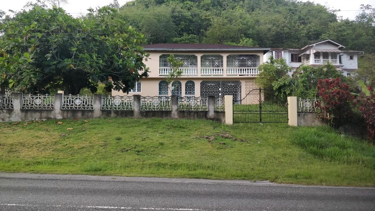 PHOENIX PARK, MONEAGUE, Moneague, St. Ann Parish House for Sale