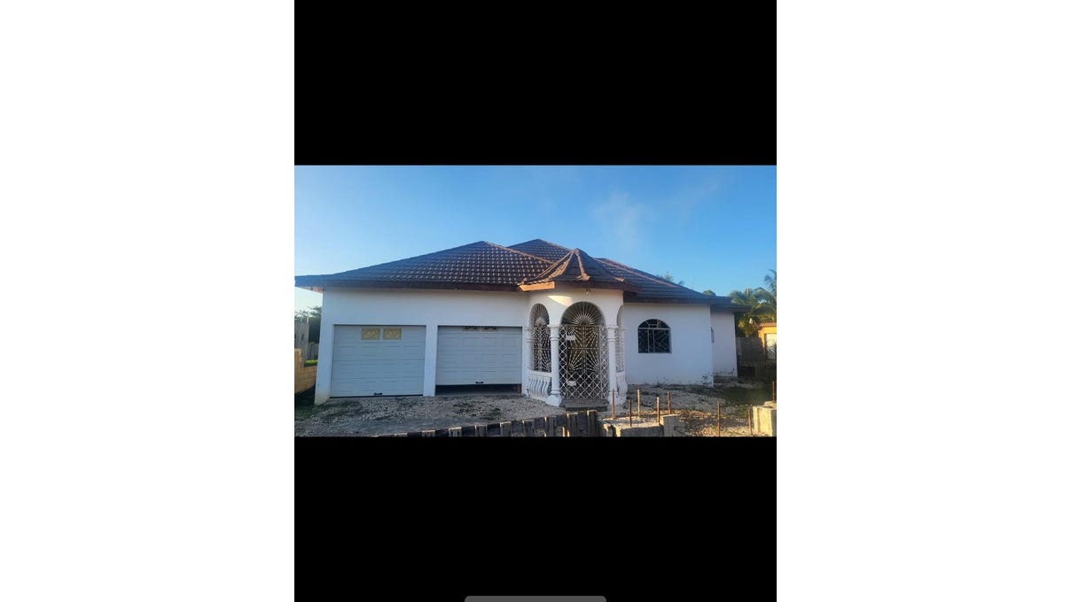 STRAWBERRY HILL, Four Paths, Clarendon House for Sale