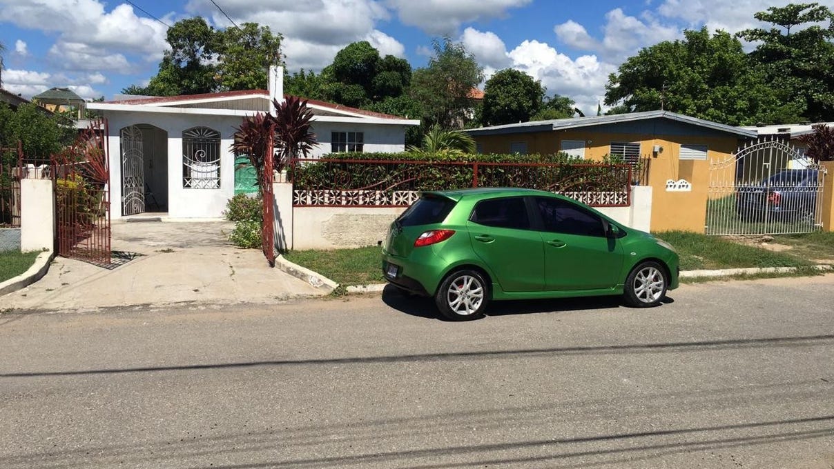 HAMILTON GARDEN, Gregory Park, Saint Catherine Parish House for Sale