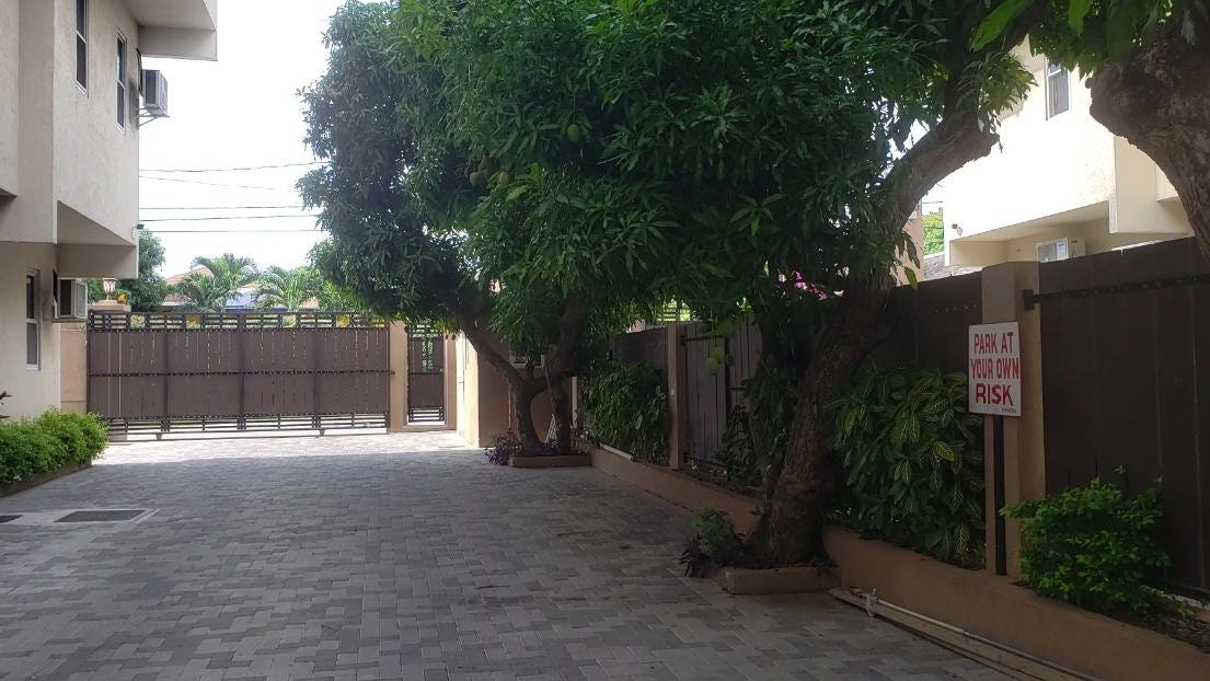 SANDHURST CRESCENT, Kingston 6, St. Andrew Parish House for Rent