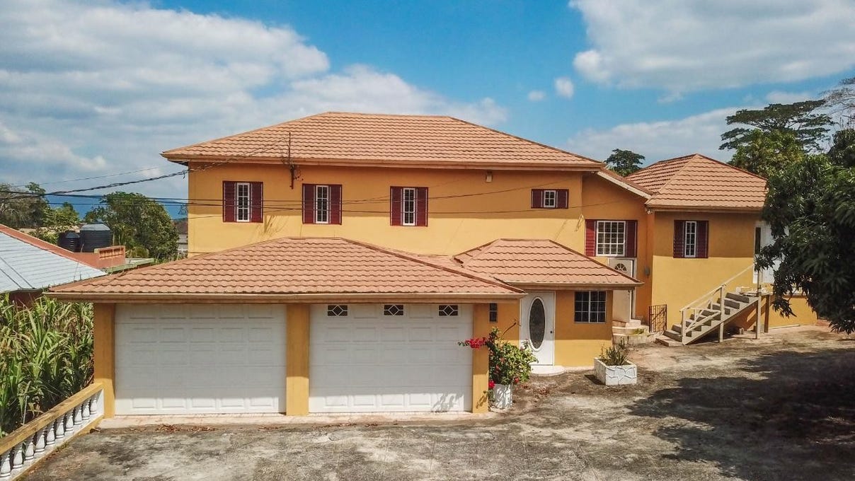 CEDAR GARDENS, MANDEVILLE, Mandeville, Manchester Parish House for Sale