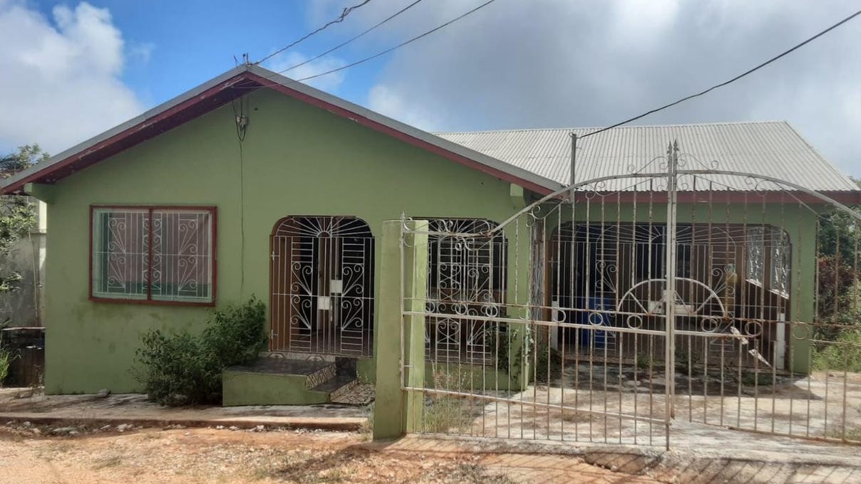 TOP HILL ST. ELIZABETH, Junction, St. Elizabeth Parish House for Sale