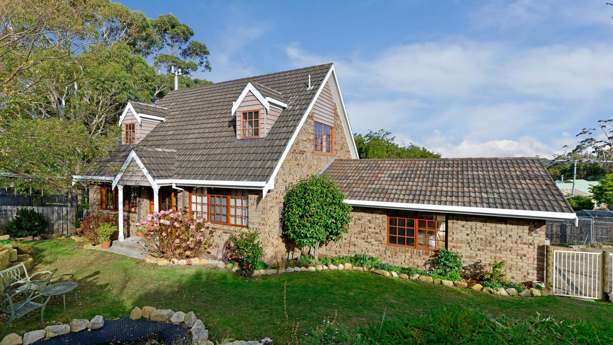 19 Lalwinya Road, Mount Nelson, Tas 7007 House for Sale