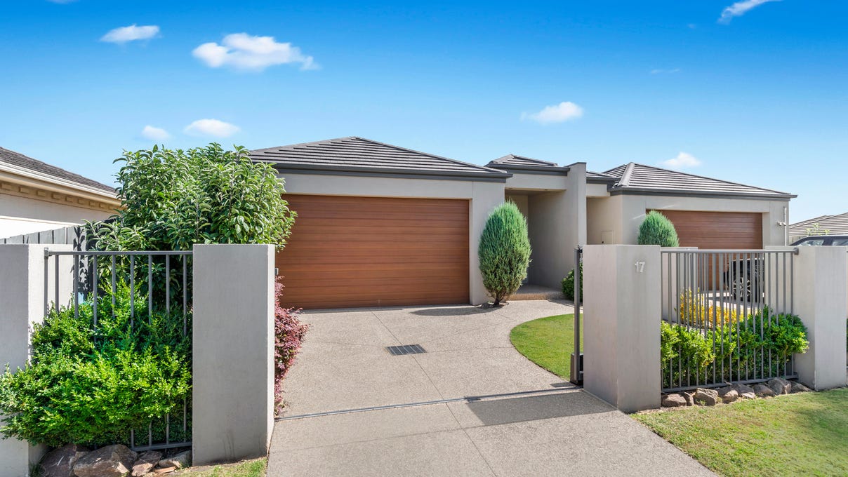 17 Dalsten Grove, Mount Eliza, Vic 3930 Townhouse for Sale