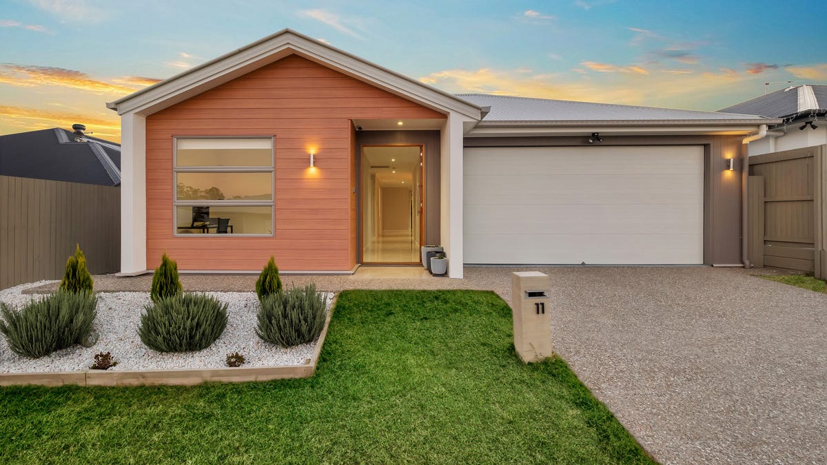 11 Topaz Street, Pallara, Qld 4110 House for Sale